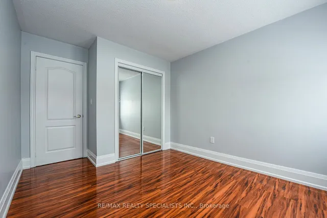 Additional image 26 of 92 Softneedle Ave