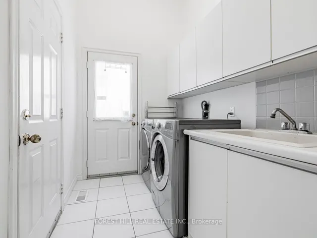 Additional image 11 of 121 Nipigon Ave