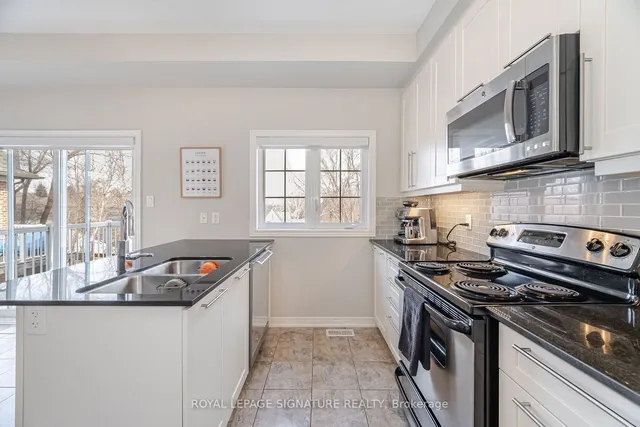 Additional image 32 of 2220 Queensway Dr Unit 15