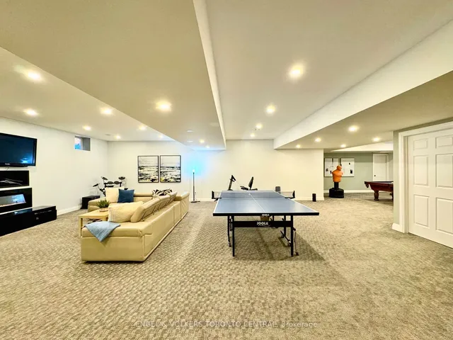 Additional image 30 of 319 Henderson Rd