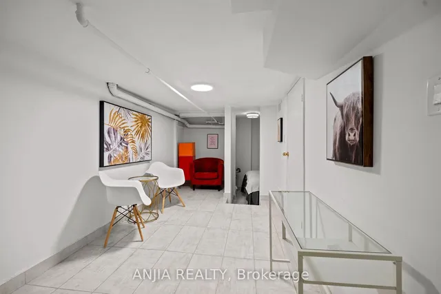 Additional image 28 of 165 Howland Ave