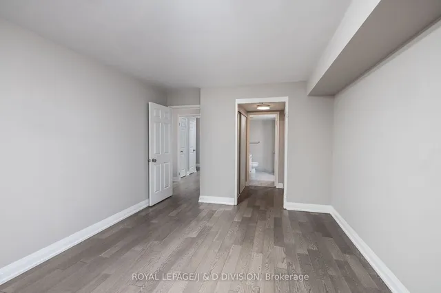 Additional image 26 of 717 Bay St Unit 1004