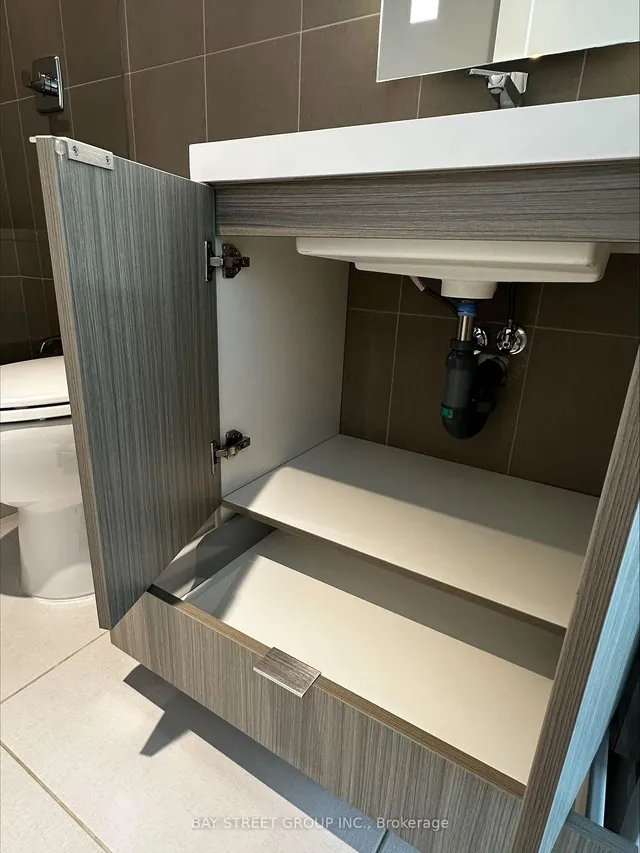 Additional image 19 of 585 Bloor St Unit 921