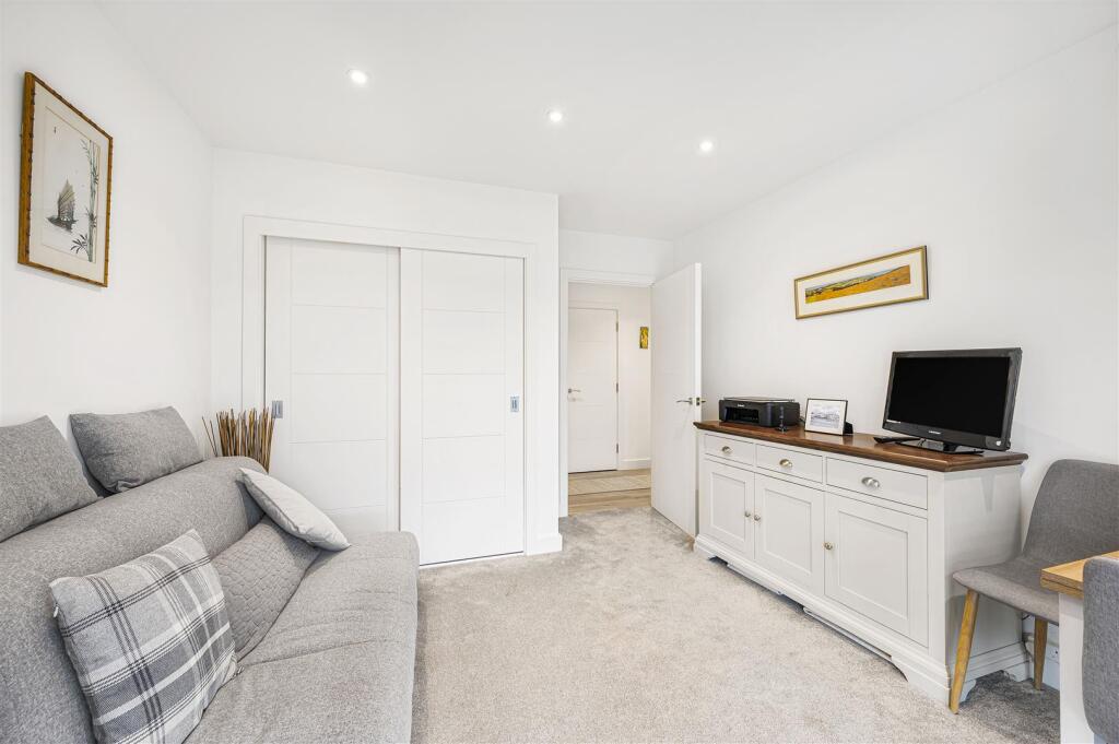 Additional image 5 of Waters Edge, Claremont Road