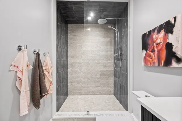 Additional image 27 of 25 Earlington Ave Unit #422