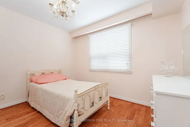 Additional image 38 of 11 Digby Crt