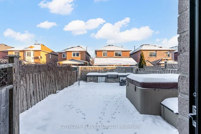 Additional image 32 of 102 Richwood Cres