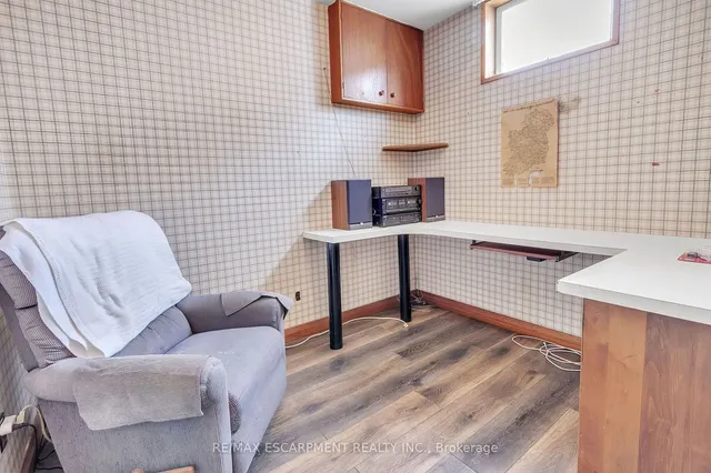 Additional image 33 of 3099 Northview Cres