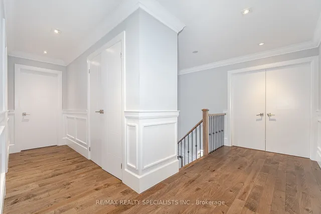 Additional image 19 of 16 Eiffel Blvd