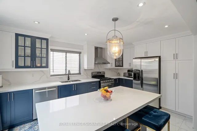 Additional image 12 of 956 Huffman Cres