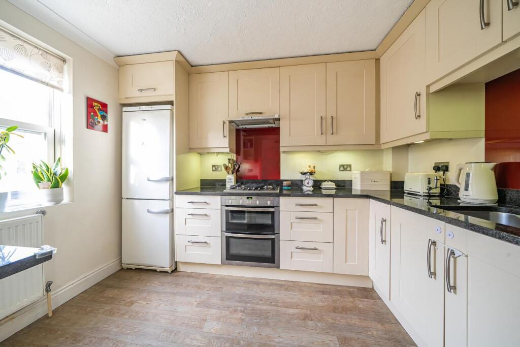 Additional image 10 of Vicarage Drive, Beckenham