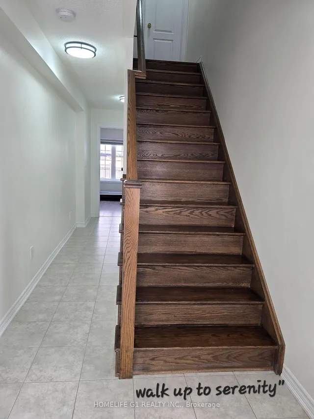 Additional image 8 of 8 Kayak Hts