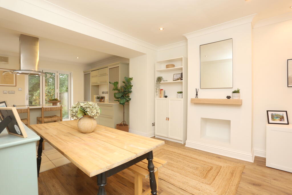 Additional image 8 of Hayes Wood Avenue, Bromley, BR2