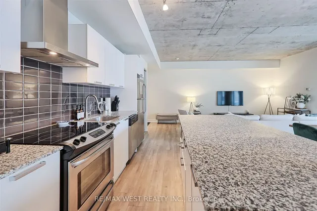 Additional image 14 of 650 King St Unit 409