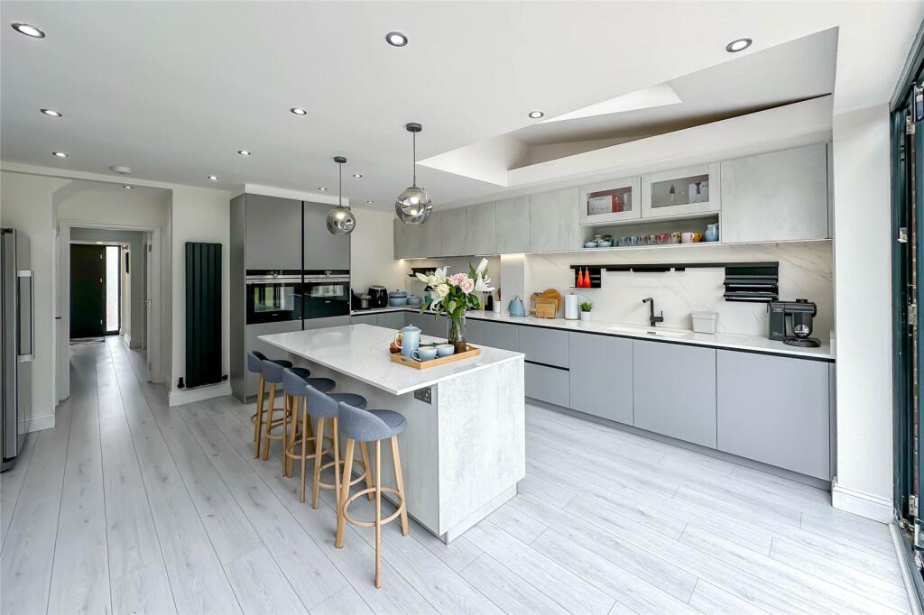 Additional image 28 of Pondfield Crescent, St. Albans, Hertfordshire, AL4