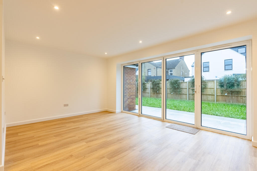 Additional image 5 of Fontmell Close, St. Albans, Hertfordshire, AL3