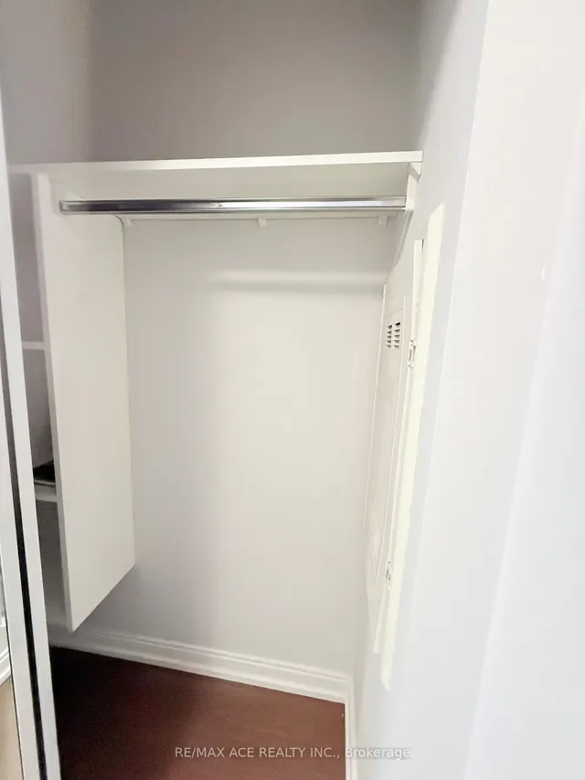 Additional image 14 of 255 Village Green Sq Unit 409