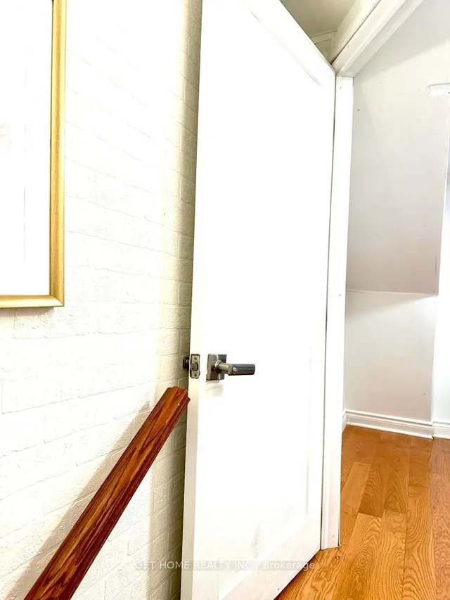 Additional image 18 of 148 Barrington Ave