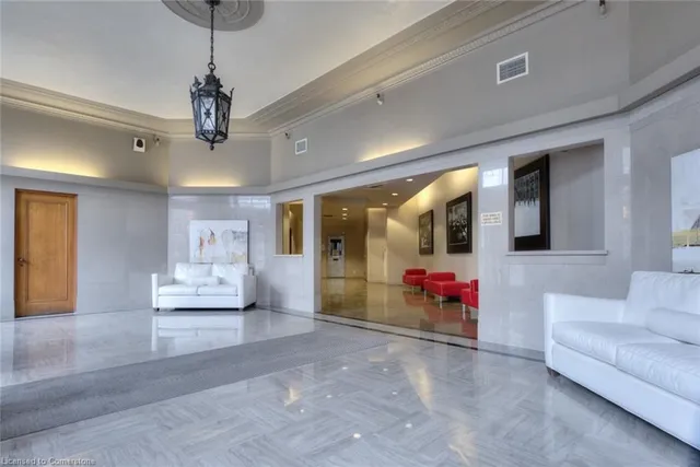 Additional image 29 of 404 King St Unit 610