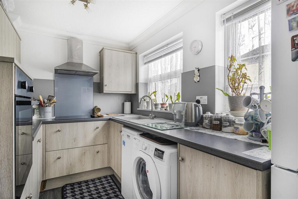 Additional image 4 of Plantation Close, Saffron Walden