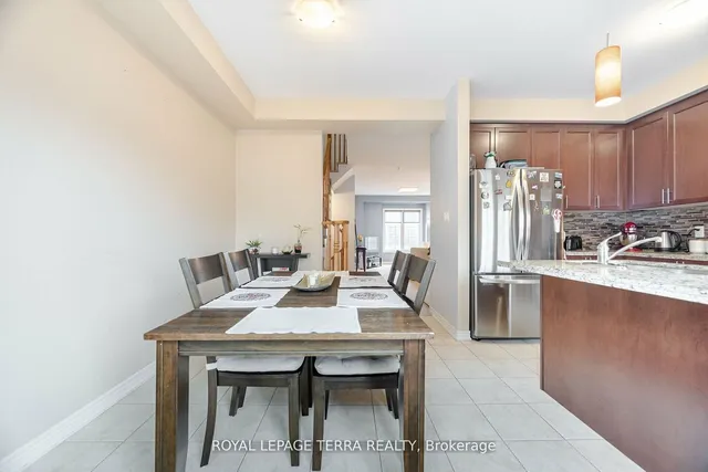 Additional image 17 of 2220 Queensway Dr Unit 2