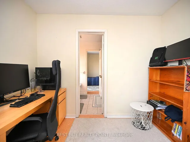 Additional image 23 of 605 Fourth Line