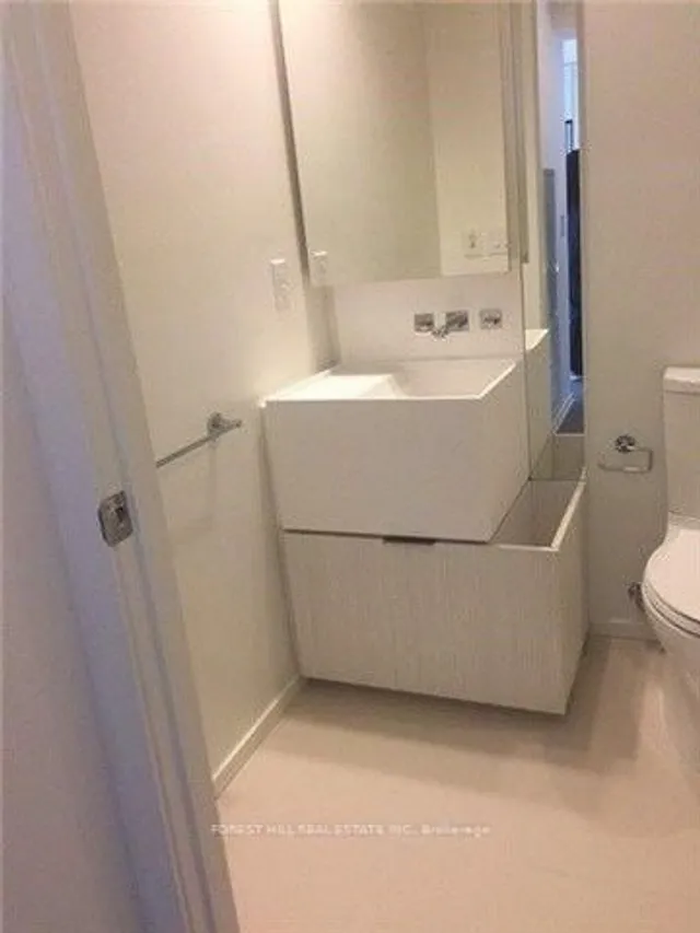 Additional image 8 of 1 Bloor St Unit 2706