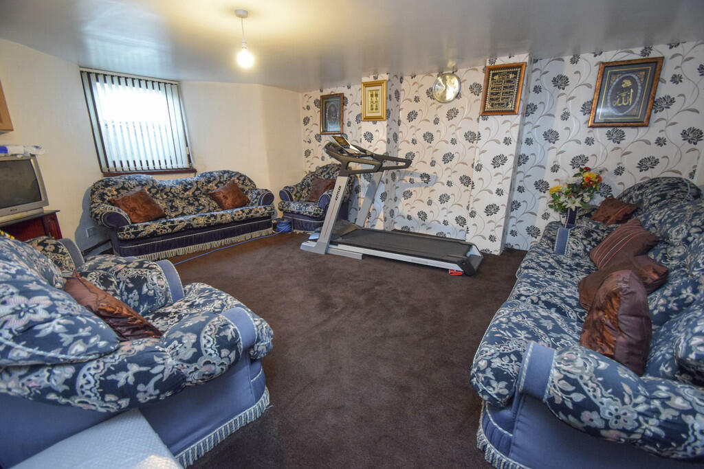 Additional image 15 of Wellington Crescent, Shipley