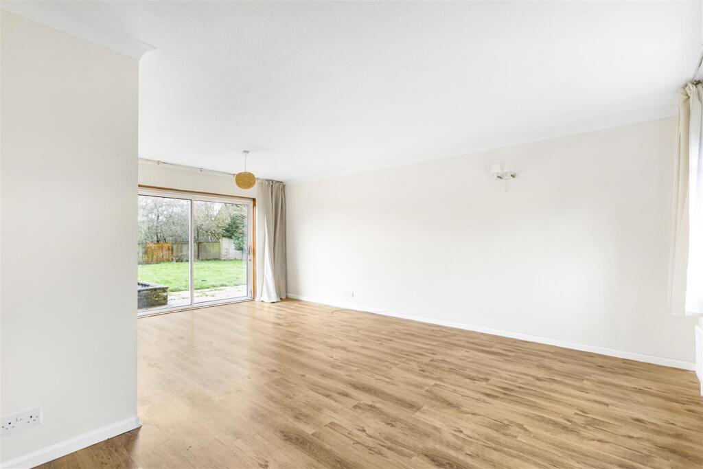 Additional image 2 of Detached House in Corner Plot