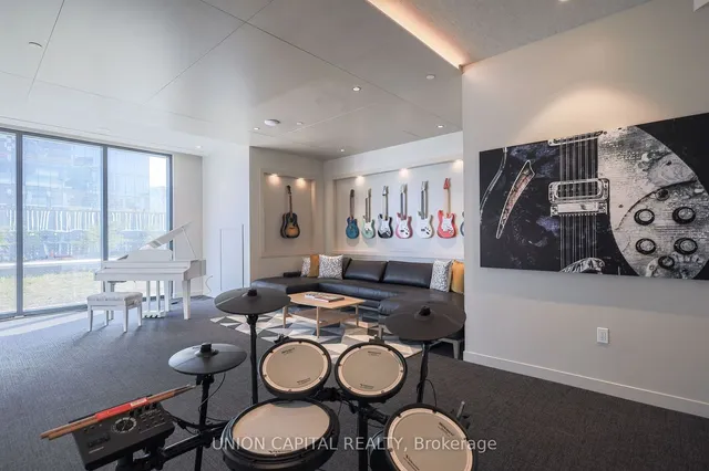 Additional image 37 of 138 Downes St Unit 1511