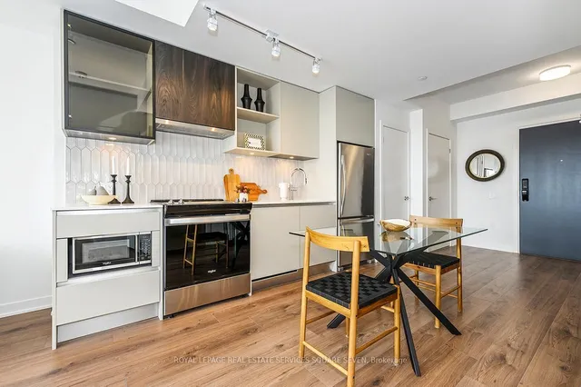 Additional image 21 of 395 Dundas St Unit 413