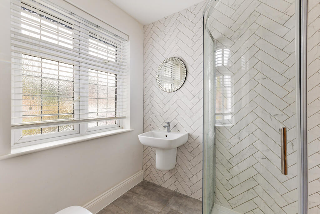 Additional image 19 of Meadow Walk, Harpenden, AL5