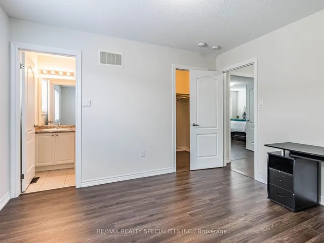 Additional image 27 of 78 Roulette Cres