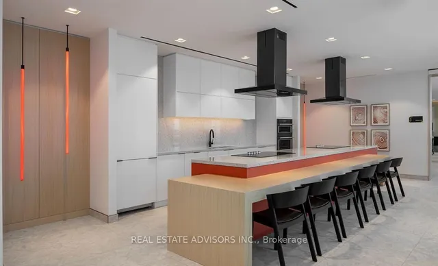 Additional image 33 of 36 Zorra St Unit 502