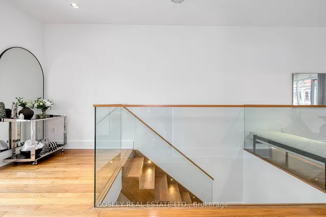 Additional image 24 of 70 Niagara St