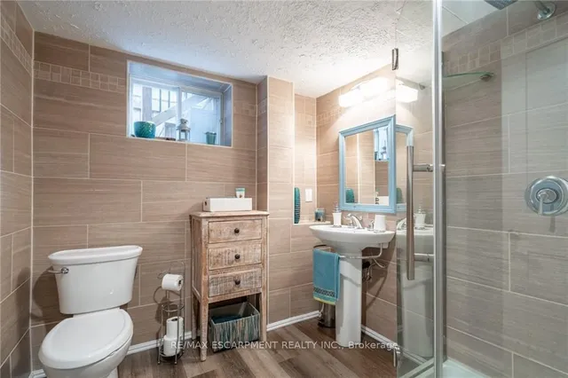 Additional image 28 of 3300 Lakeshore Rd