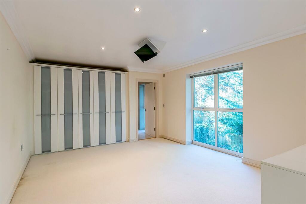 Additional image 7 of Links Road, Poole