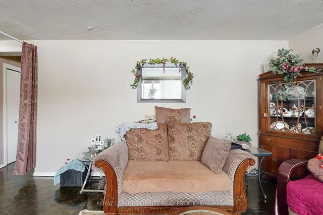 Additional image 11 of 15 Muskoka Ave