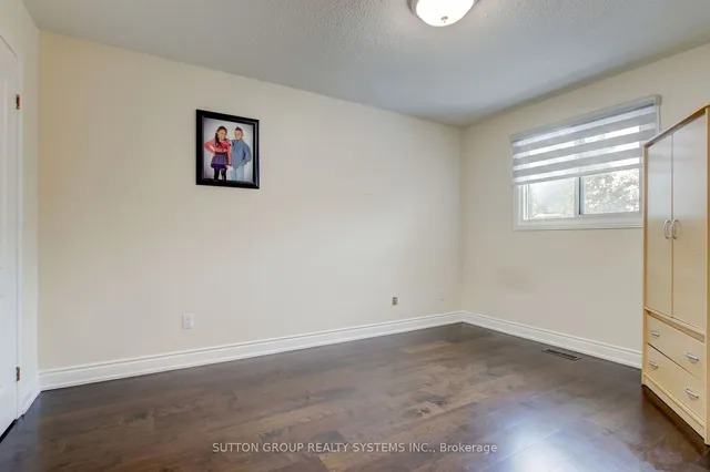 Additional image 33 of 6 Egret Crt