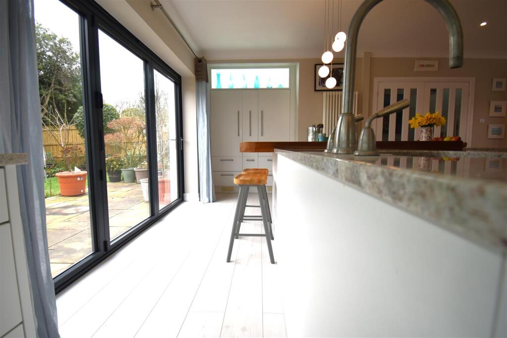 Additional image 11 of Attractive Detached Home In Popular Stoke Bishop Location