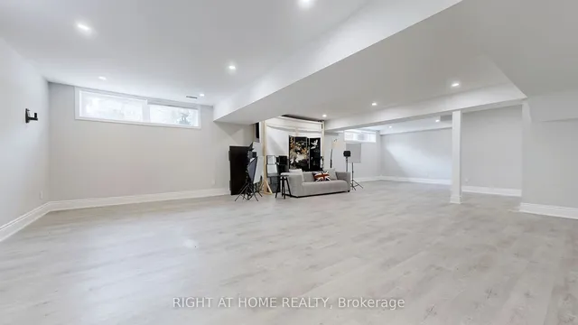 Additional image 33 of 10 Avery Ave