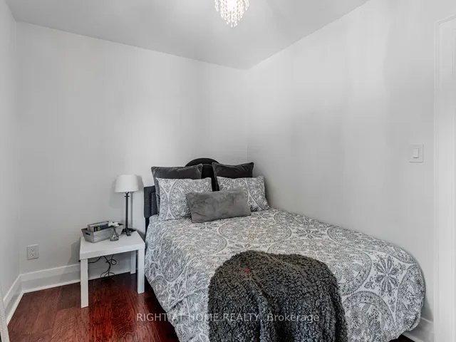 Additional image 20 of 98 Douglas Ave