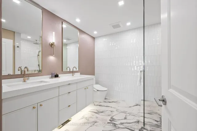 Additional image 19 of 25 Earlington Ave Unit #422