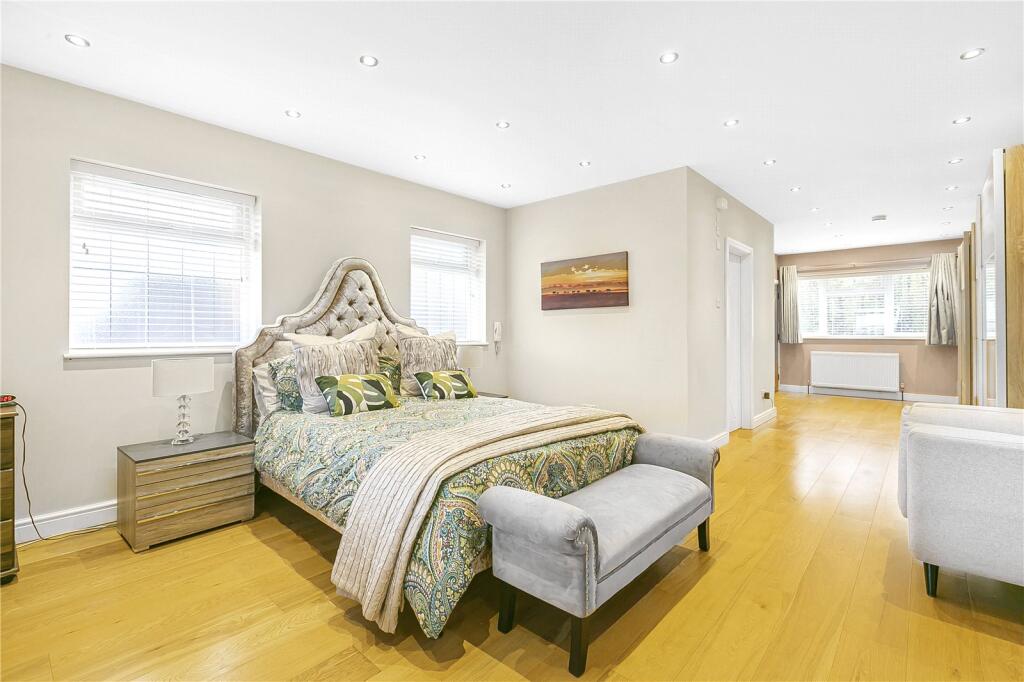 Additional image 14 of Pine Grove, Brookmans Park, Hertfordshire, AL9