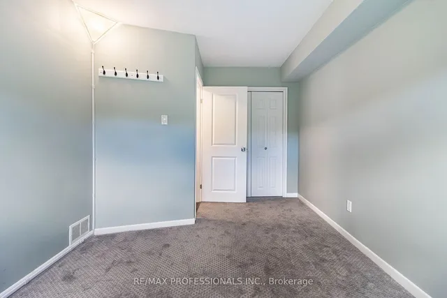 Additional image 24 of 59 Vanguard Dr