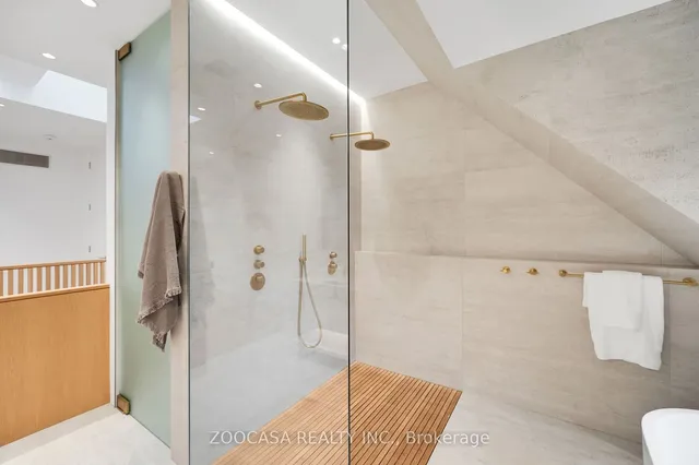 Additional image 19 of 47 Roxborough St