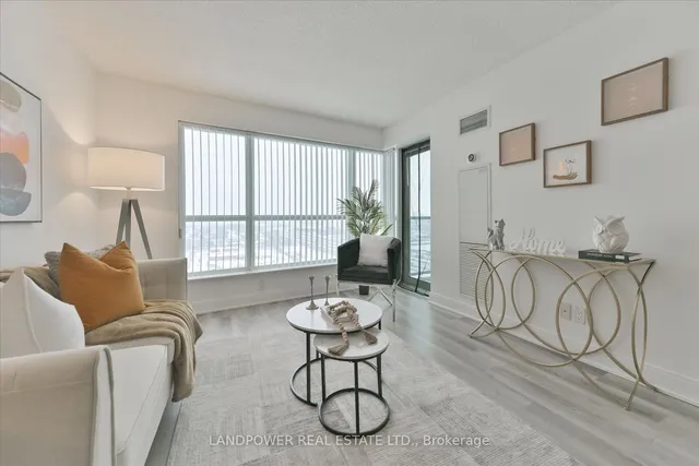 Additional image 11 of 125 Village Green Sq Unit 1812