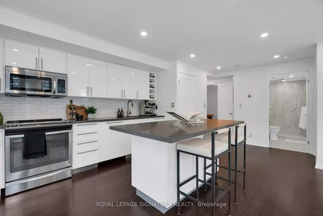 Additional image 8 of 81 Navy Wharf Crt Unit 1212