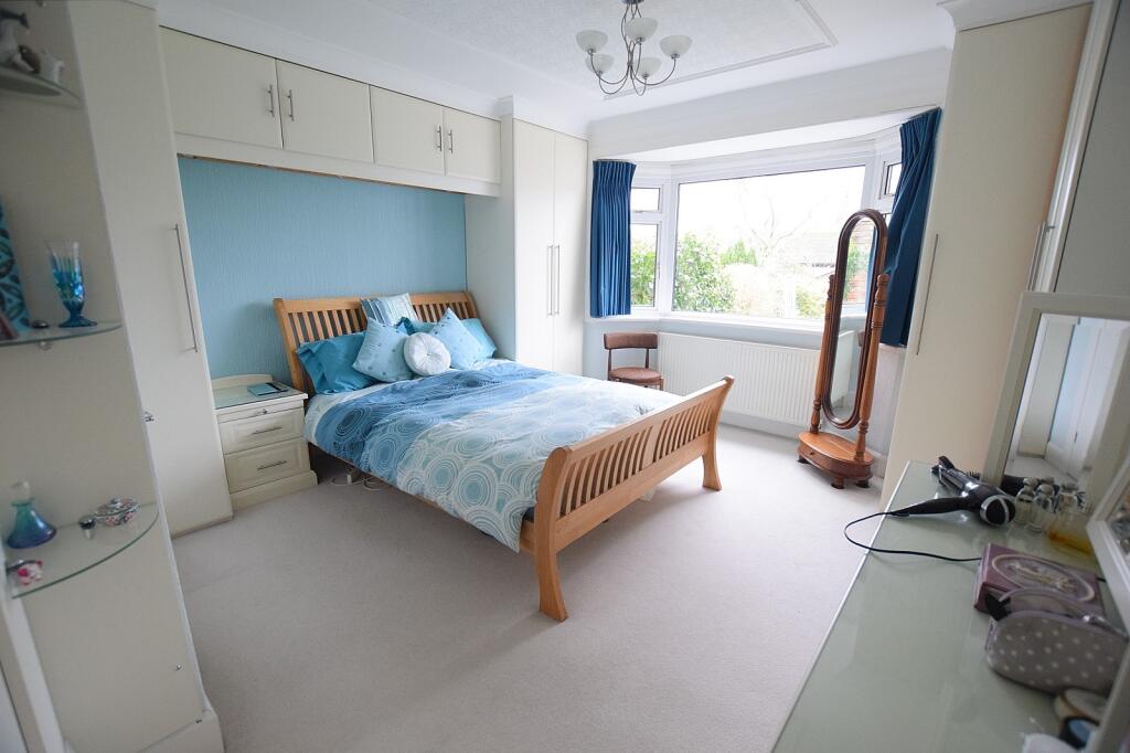 Additional image 8 of South Avenue, New Milton, Hampshire. BH25 6EY