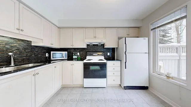 Additional image 11 of 29 Rosebank Dr Unit 202